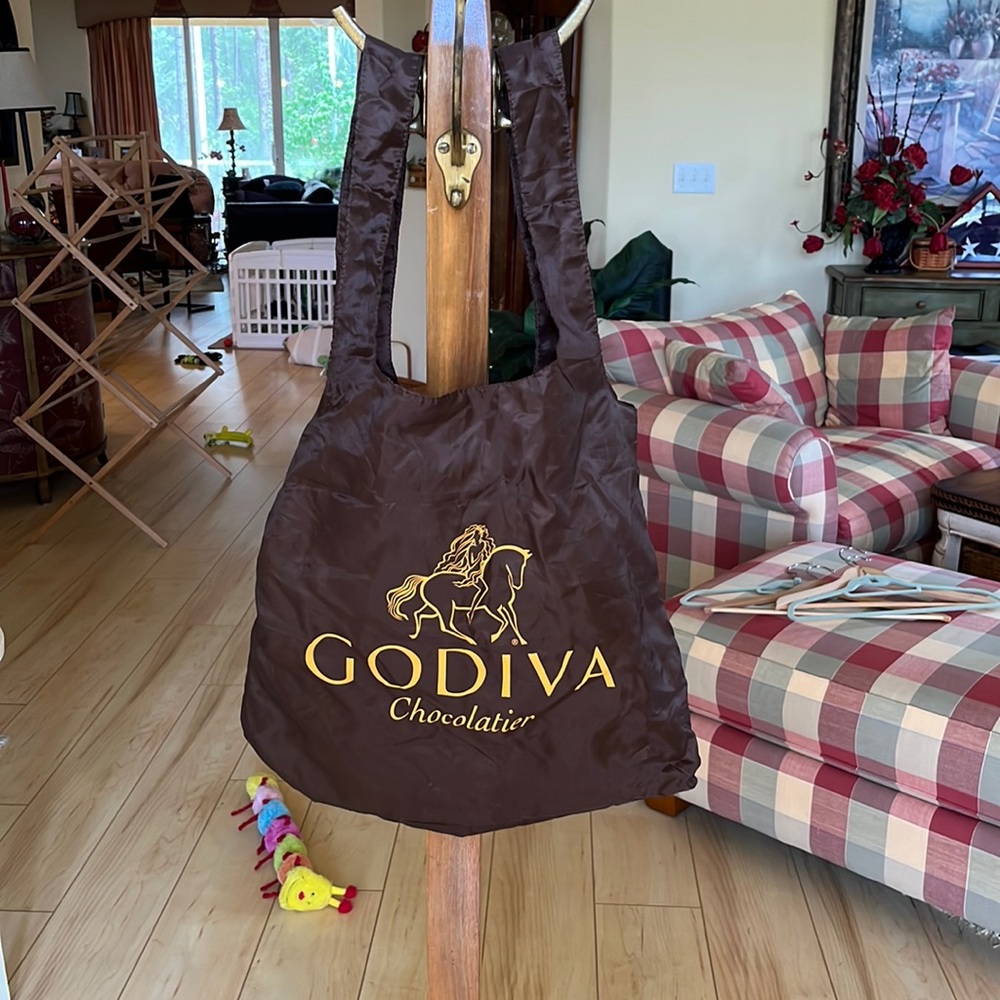 Godiva Chocolate tote bag reusable folds up and with clip